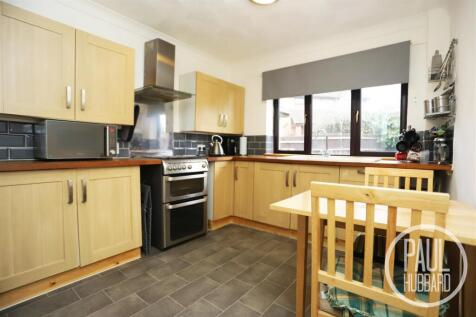 Akethorpe Way, Lowestoft, NR32 4 bed detached bungalow for sale