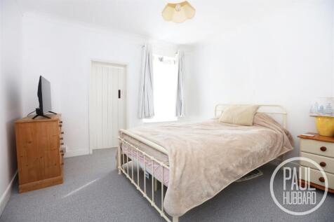London Road, Kessingland, NR33 3 bed end of terrace house for sale