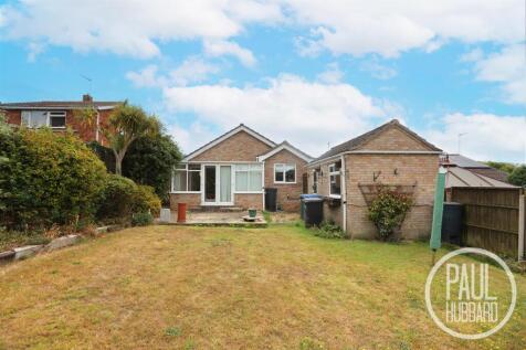 Allen Road, Oulton Broad, Suffolk 3 bed detached bungalow for sale