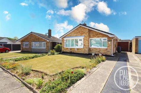 Thurne Road, Oulton Broad, NR33 2 bed detached bungalow for sale