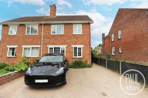 Walmer Road, Pakefield, NR33 4 bed semi