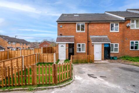 2 bedroom maisonette for sale