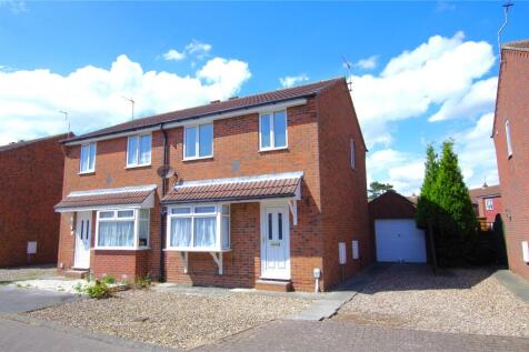 2 bedroom semi-detached house for sale
