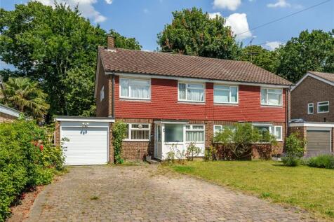 Graylands Close, Surrey GU21 4 bed semi