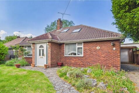 High Street, Woking GU21 4 bed bungalow for sale