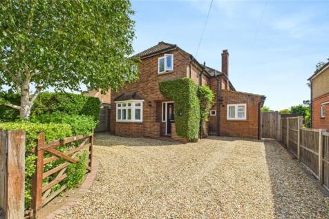Alpha Road, Chobham GU24 4 bed detached house for sale