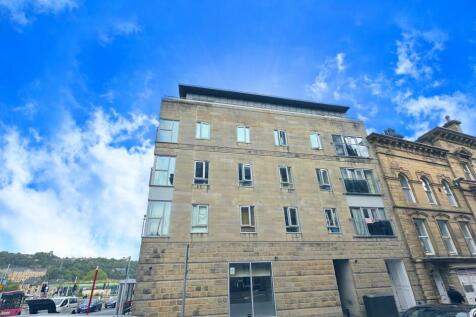 Town Hall Street East, Halifax HX1 2 bed apartment for sale