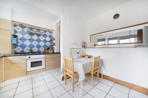 Barrington Court, Gospel Oak, NW5 3 bed house for sale
