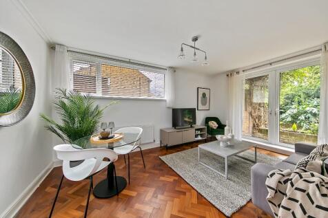 Branstone Court, Branstone Road, Kew... 2 bed flat for sale