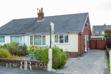 2 bedroom semi-detached bungalow for sale