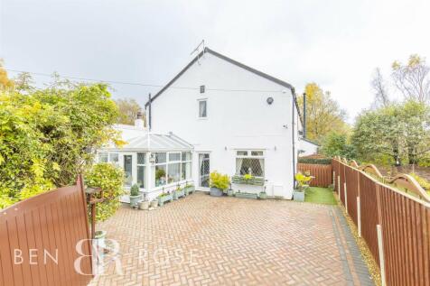 2 bedroom semi-detached house for sale