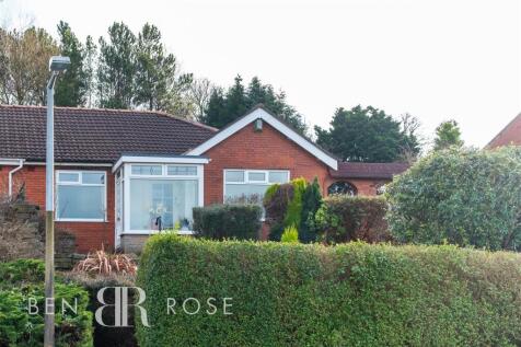 2 bedroom semi-detached bungalow for sale