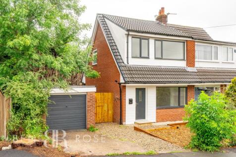3 bedroom semi-detached house for sale