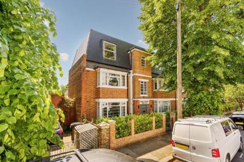 Grafton Road, Acton 2 bed flat for sale