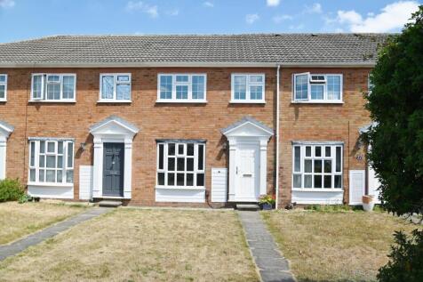Queen Annes Close, Twickenham TW2 3 bed terraced house for sale