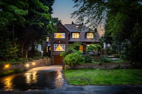 5 bedroom detached house for sale