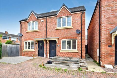 2 bedroom semi-detached house for sale