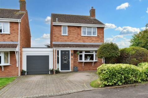 3 bedroom link detached house for sale