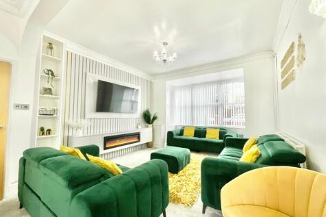 4 bedroom semi-detached house for sale