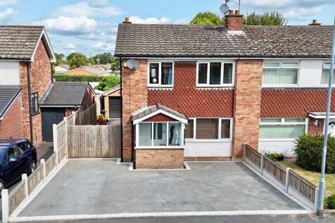 3 bedroom semi-detached house for sale