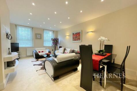 Bath Hill Court, Bath Road... 3 bed apartment for sale