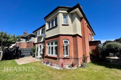 6 bedroom detached house for sale