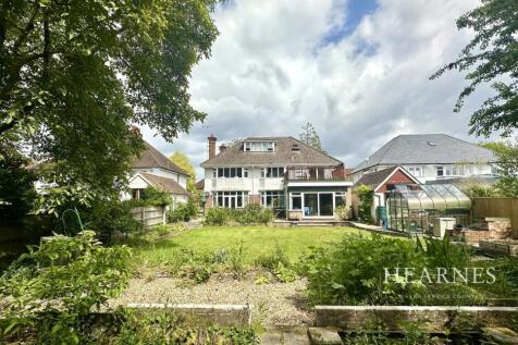 7 bedroom detached house for sale