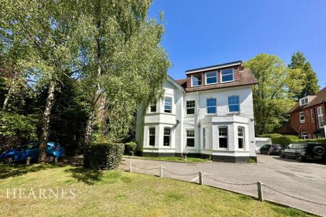 Mckinley Road, West Overcliff... 2 bed apartment for sale