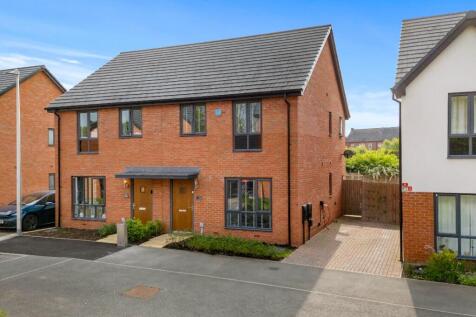 3 bedroom semi-detached house for sale