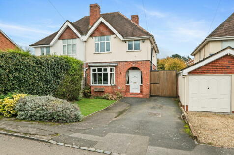 3 bedroom semi-detached house for sale