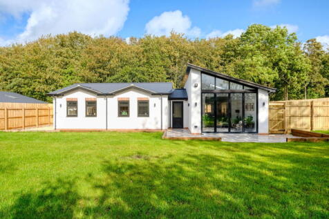 Woodland Mews, Stoke Prior... 3 bed detached bungalow for sale