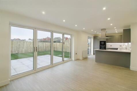 Off Heather Fold, Skelmanthorpe... 4 bed detached house for sale