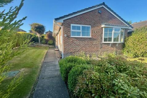 Grampian Close, Shelley, Huddersfield... 2 bed detached bungalow for sale