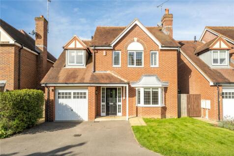 Eaves Close, New Haw, Surrey, KT15 4 bed detached house for sale