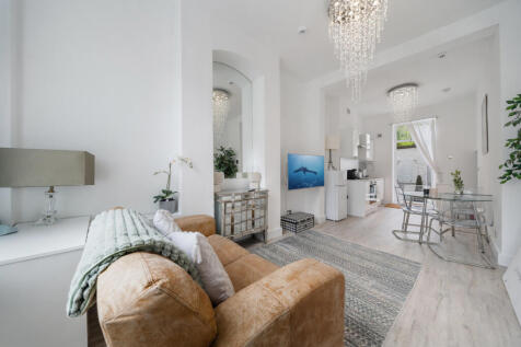 1 bedroom flat for sale