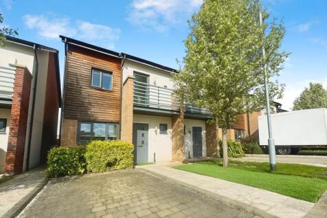 2 bedroom semi-detached house for sale
