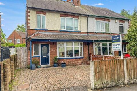 Carleton Road, Pontefract WF8 3 bed semi