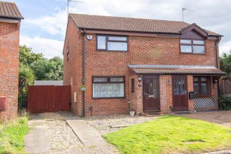 2 bedroom semi-detached house for sale