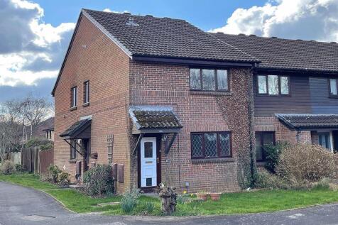 1 bedroom maisonette for sale