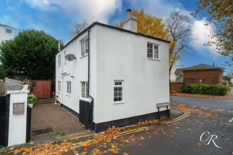 2 bedroom detached house for sale