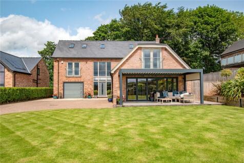 6 bedroom detached house for sale