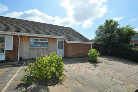 2 bedroom semi-detached bungalow for sale