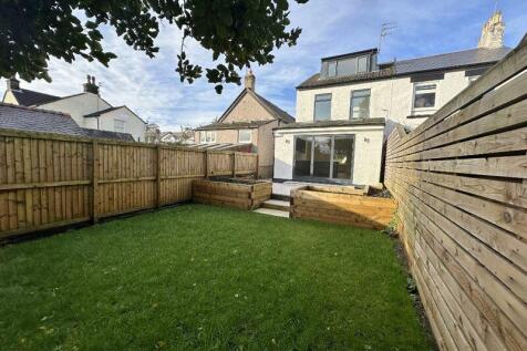 4 bedroom semi-detached house for sale