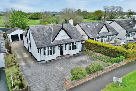 4 bedroom detached bungalow for sale