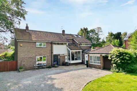 5 bedroom detached house for sale