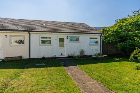 2 bedroom semi-detached bungalow for sale