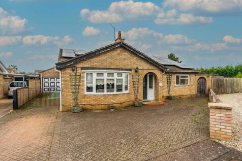 4 bedroom detached bungalow for sale