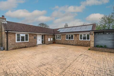 Pelham Way, Cottenham, CB24 5 bed detached bungalow for sale