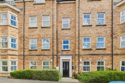 2 bedroom ground floor flat for sale