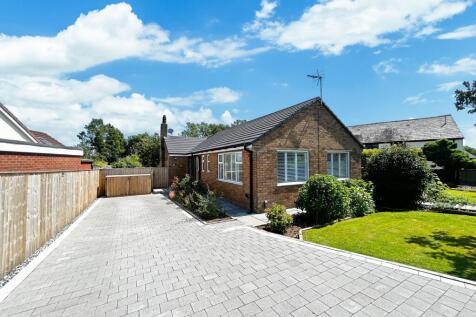 Dobb Brow Road, Westhoughton, BL5 4 bed detached bungalow for sale